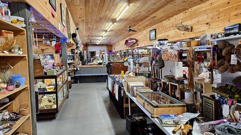 The Massive Flea Market In Maine That Feels Too Good To Be Real - Decor Hint The Second Building Is A Bonus Treasure