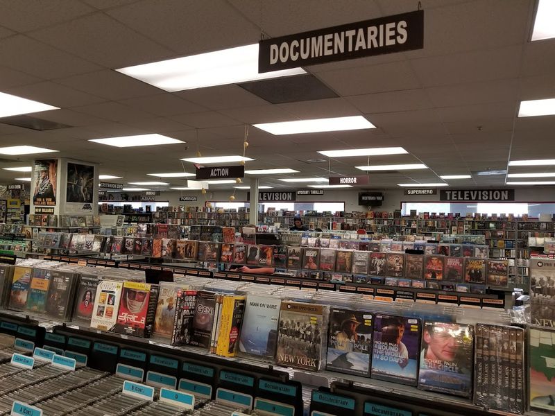 The Massive California Music Store With More Than A Million CDs, DVDs, And Vinyl Records - Decor Hint Movie Fans Are Not Left Wandering Empty-Handed