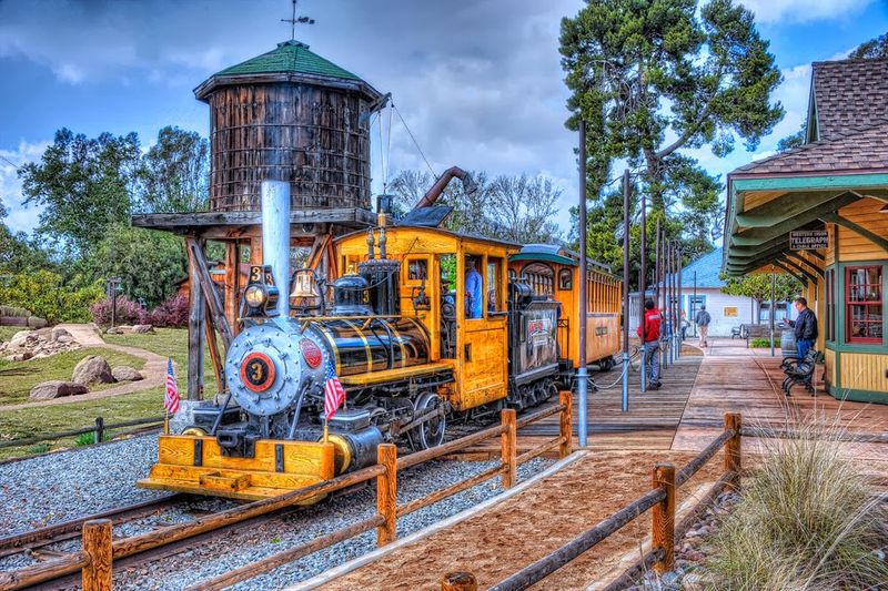 Weekend Rides Make The Whole Park Feel Like A Tiny Time Machine