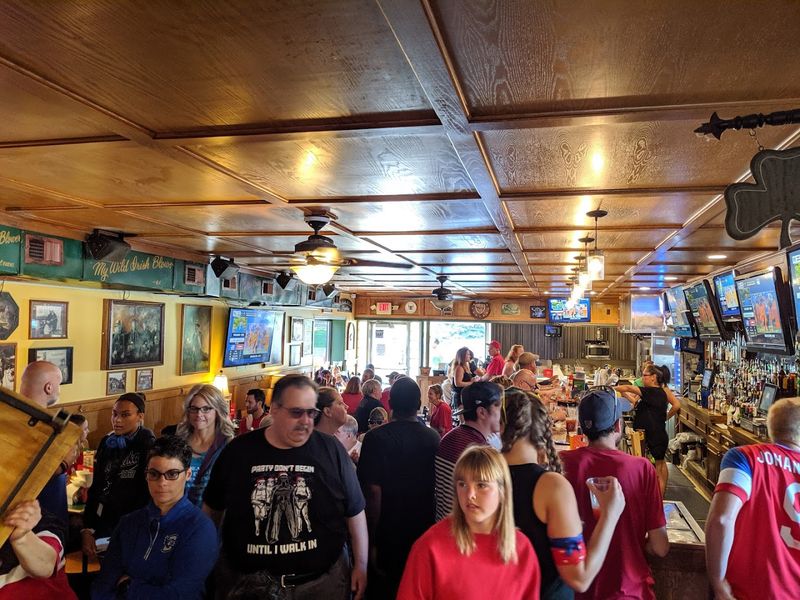 The Reuben At This Tiny Nebraska Spot Is So Good You'll Dream About It All Week - Decor Hint Regulars Treat This Reuben Like More Than A Menu Item