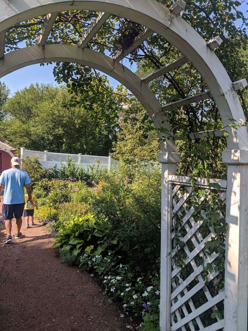 9 Connecticut Gardens That Feel Like Hidden Worlds - Decor Hint Webb House Colonial Revival Garden, Wethersfield