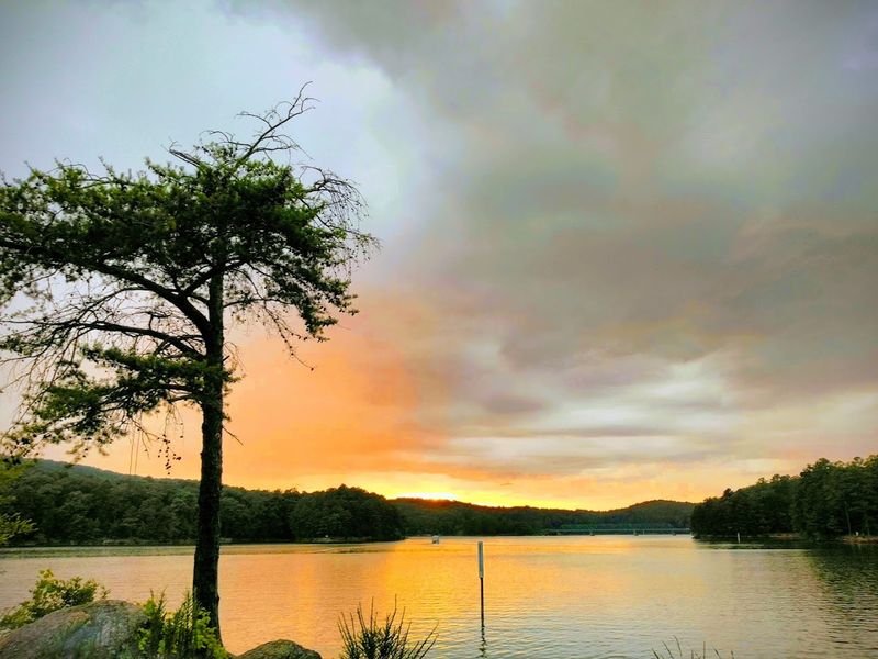 Stunning Lake Views That Reward Every Step