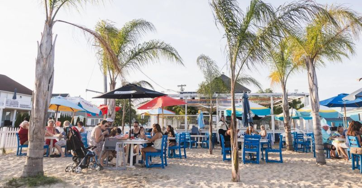 We Found The Perfect Connecticut Beach Spot For Relaxed Waterfront Views - Decor Hint