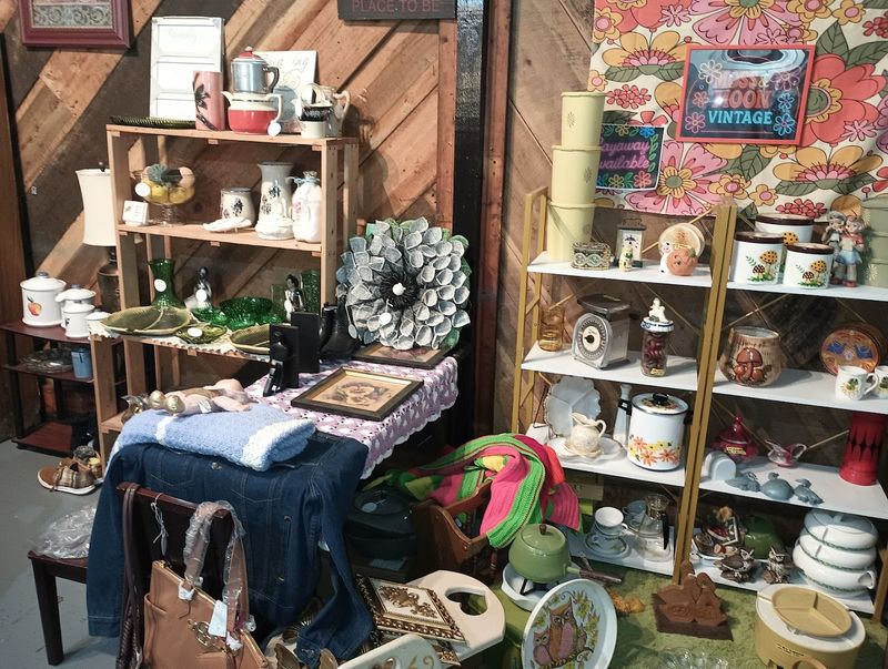 8 Charming Eastern Kentucky Country Stores Most People Have Never Heard Of - Decor Hint US 23 Peddlers Exchange, Pikeville