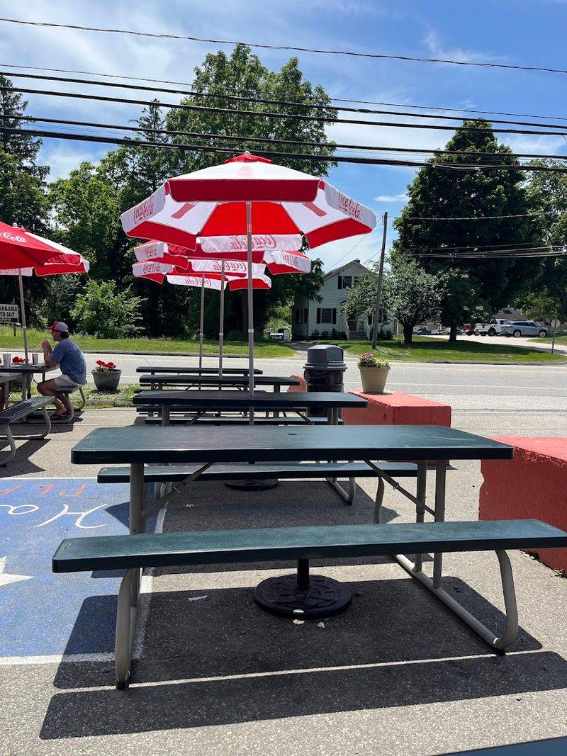 This Low-Key Connecticut Spot Is Winning Over Burger Lovers Fast - Decor Hint The Outdoor Dining Experience