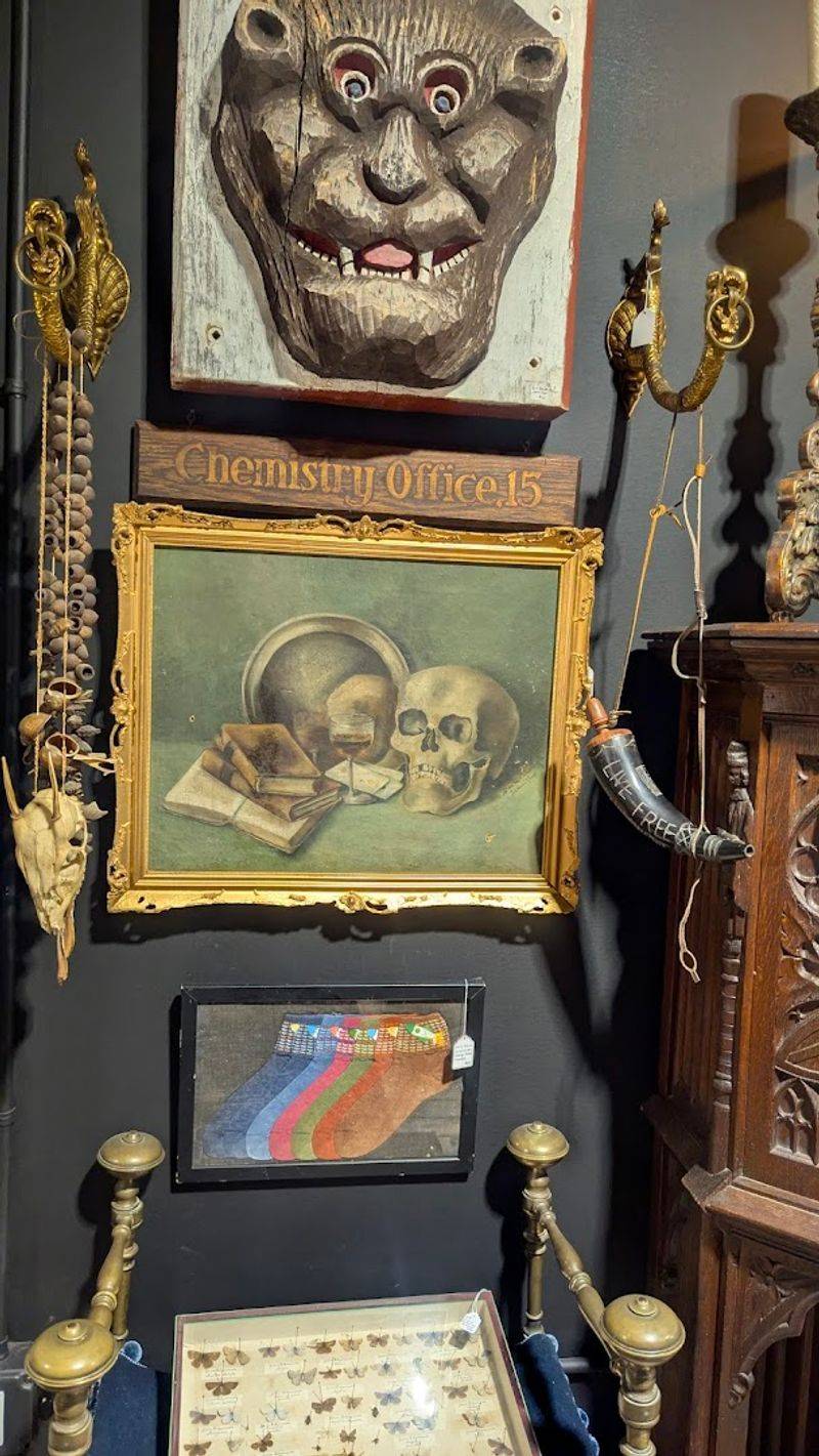 A Connecticut Antique Shop With The Kind Of Odd Finds You Won't See Anywhere Else - Decor Hint The Kind Of Place Made For Browsing