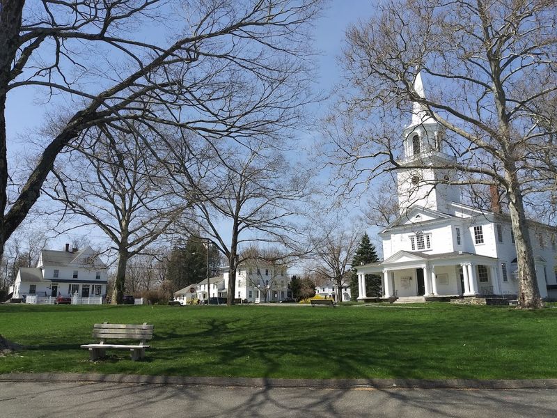 The Peaceful Small Town In Connecticut That's Ideal For A Weekend Drive - Decor Hint What Makes Washington Feel Special