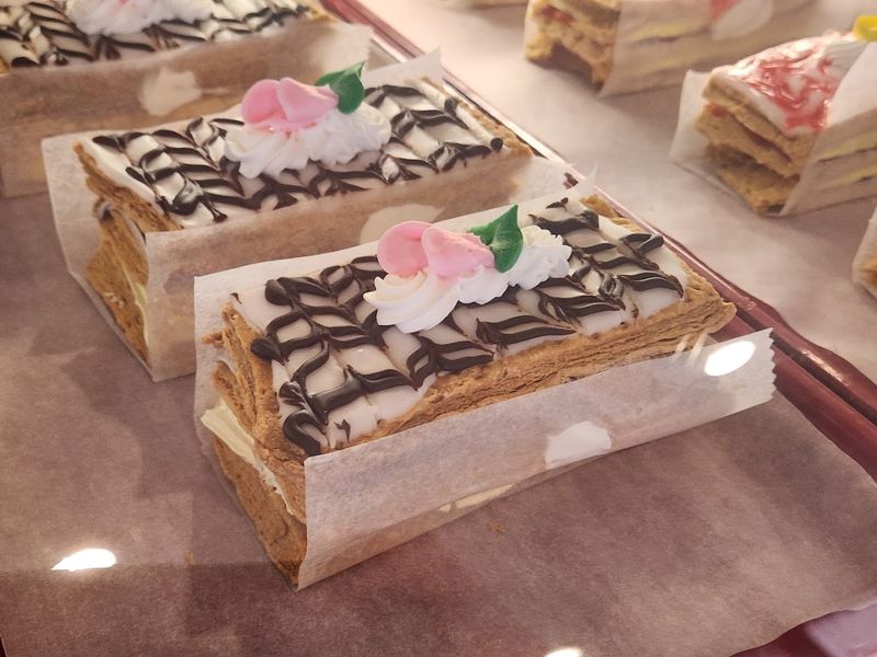 The New Mexico Cake Shop Where One Slice Can Make Your Whole Day Better - Decor Hint Ordering Ahead And What You Should Know