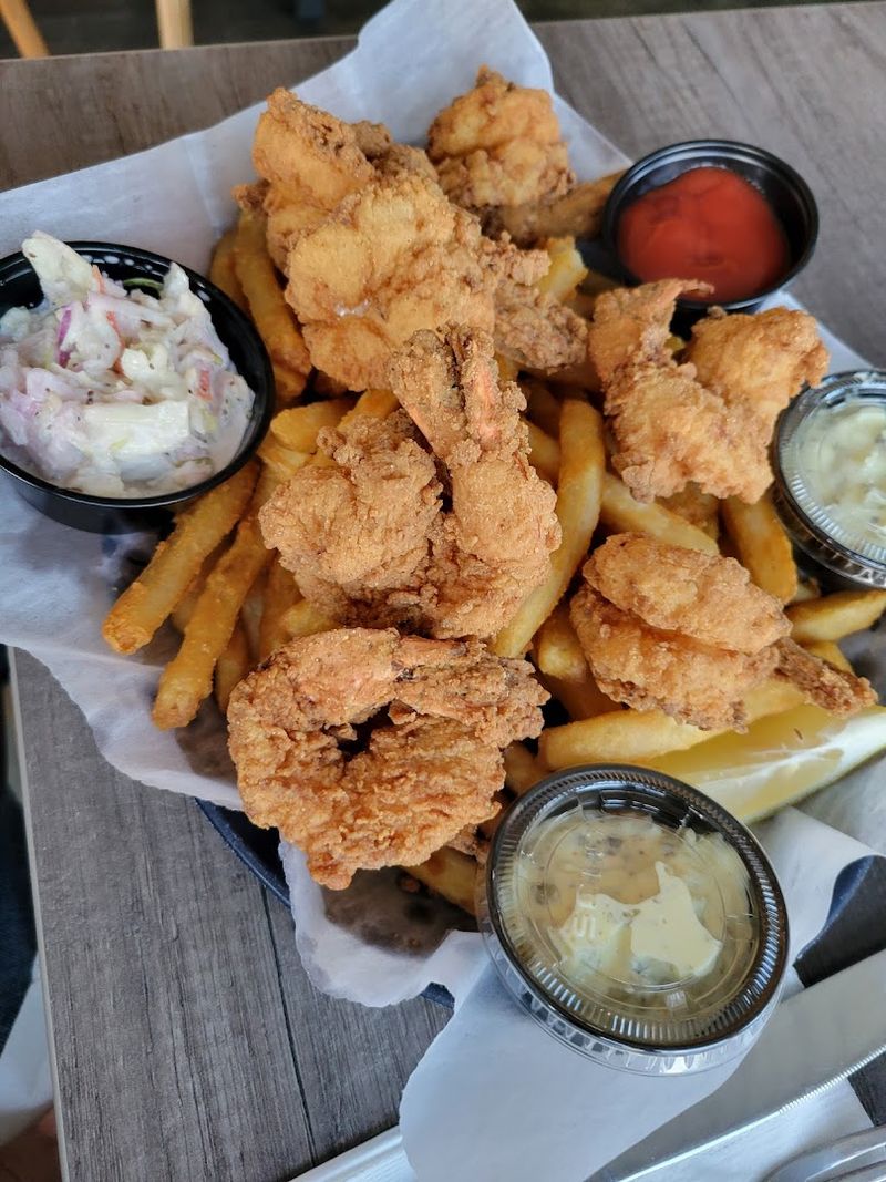 The Humble Connecticut Seafood Spot Where One Bite Explains All The Hype - Decor Hint Shrimp, Scallops, And The Supporting Cast