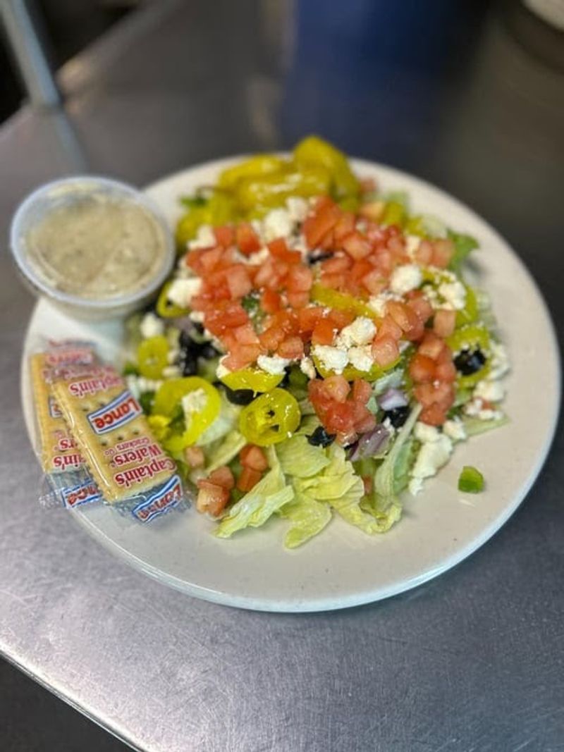 A Salad Bar That Actually Delivers Freshness