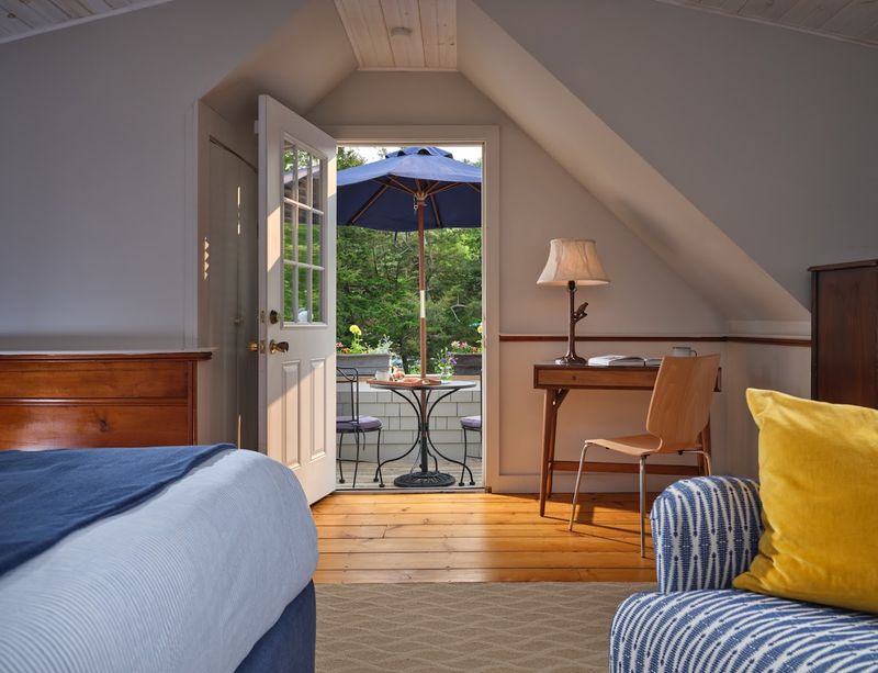 Cozy Rooms With A Relaxing Feel