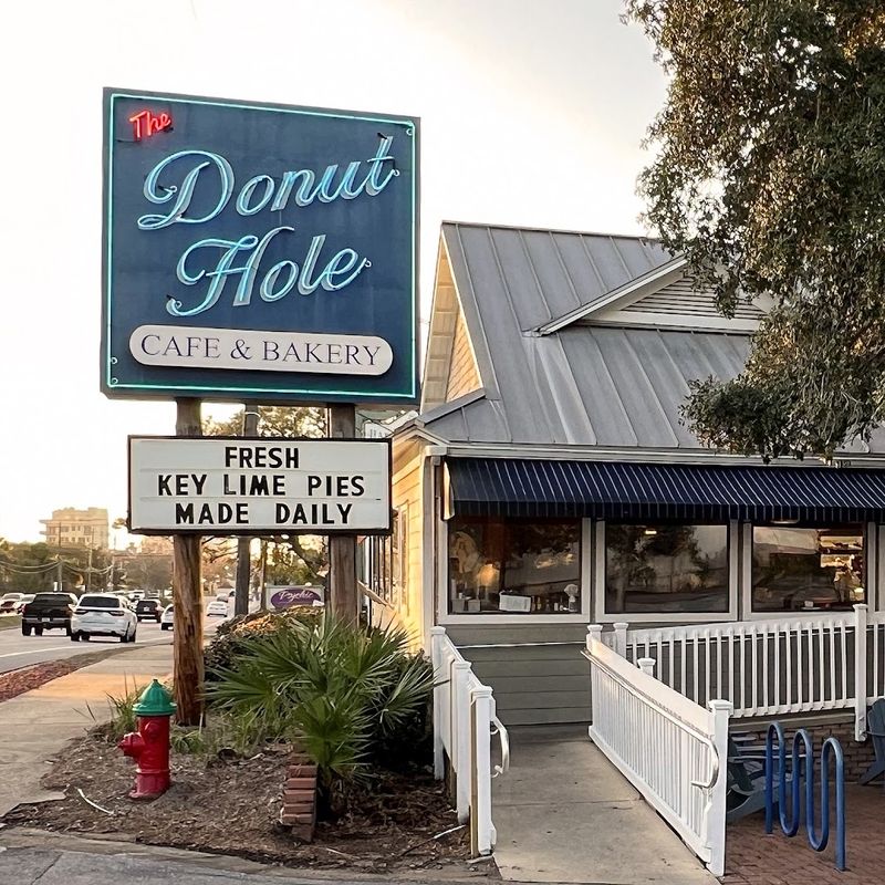 12 Donut Shops In Florida That More Than Live Up To Expectations - Decor Hint Donut Hole Bakery And Cafe