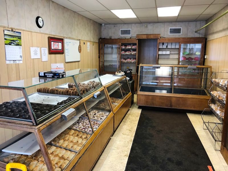 The Michigan Bakeries Where The Best Pastries Rarely Last Until Noon - Decor Hint Spatz Bakery, Saginaw