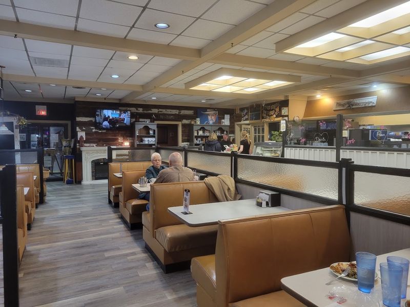 10 Country Buffets In Virginia That Make Loosening Your Belt Totally Worth It - Decor Hint Hometown Grill And Buffet, Staunton
