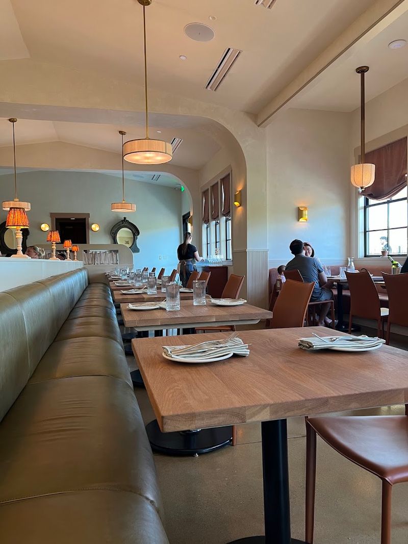 10 Idaho Restaurants Locals Don't Want Tourists To Discover - Decor Hint House Of The Little Pig, Boise