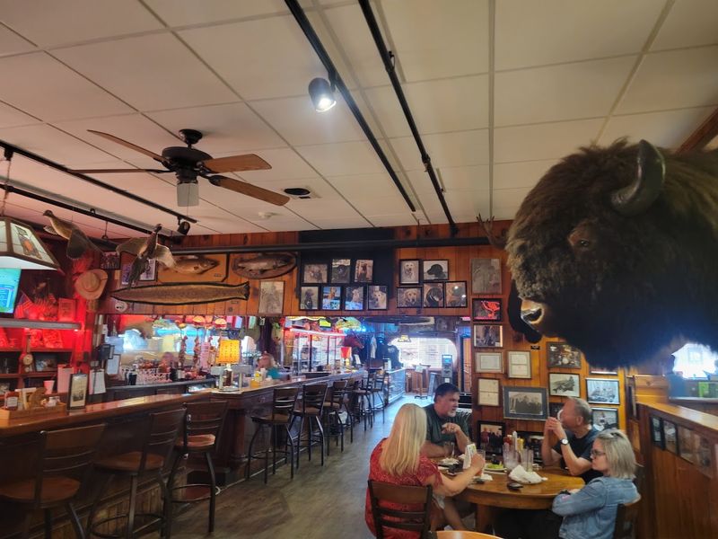 Ole's Big Game Steakhouse & Lounge, Paxton