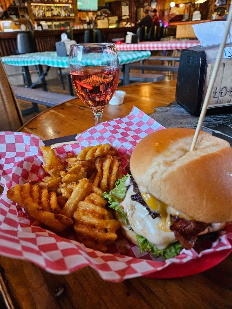 10 Remote Idaho Restaurants Where The Long Drive Is Part Of The Experience - Decor Hint Log Inn, Elk River