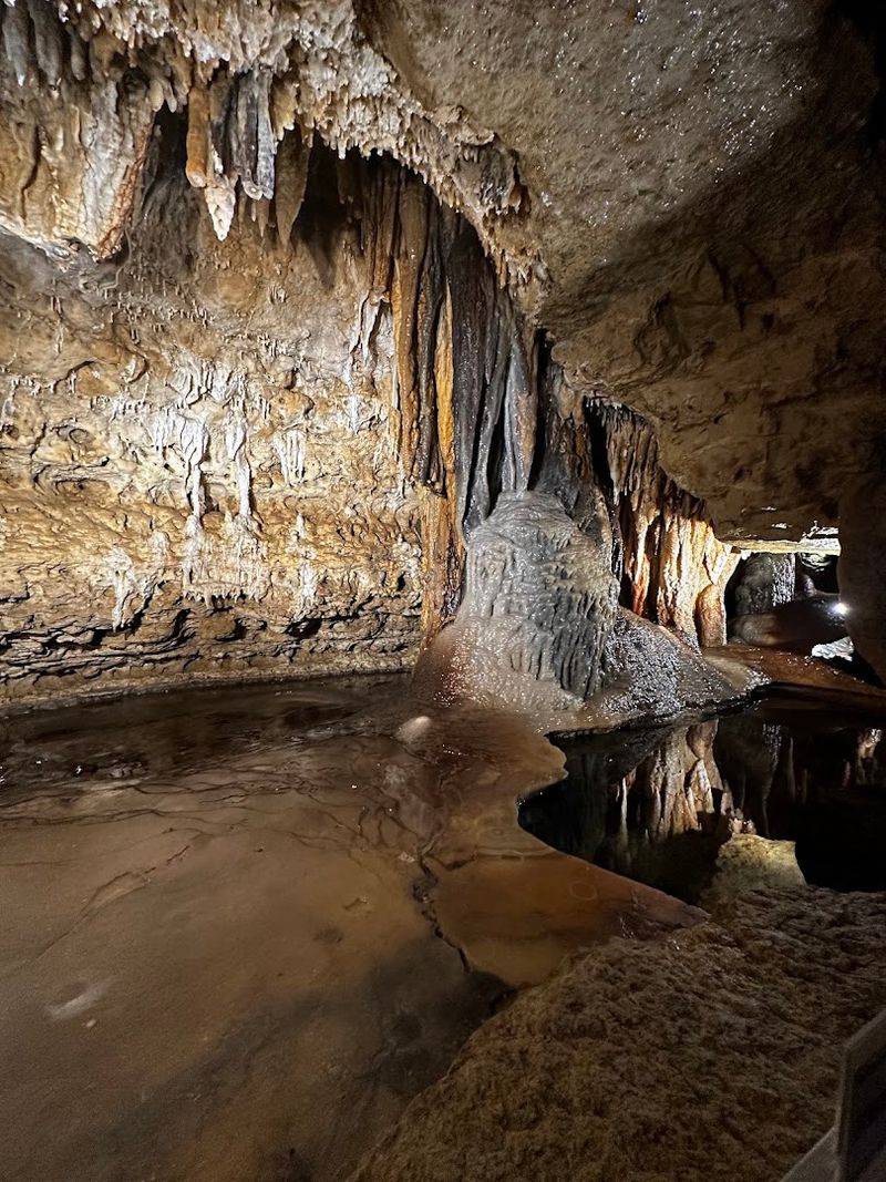 10 Wisconsin Day Trips Filled With Scenery And Local History - Decor Hint Cave Of The Mounds, Blue Mounds