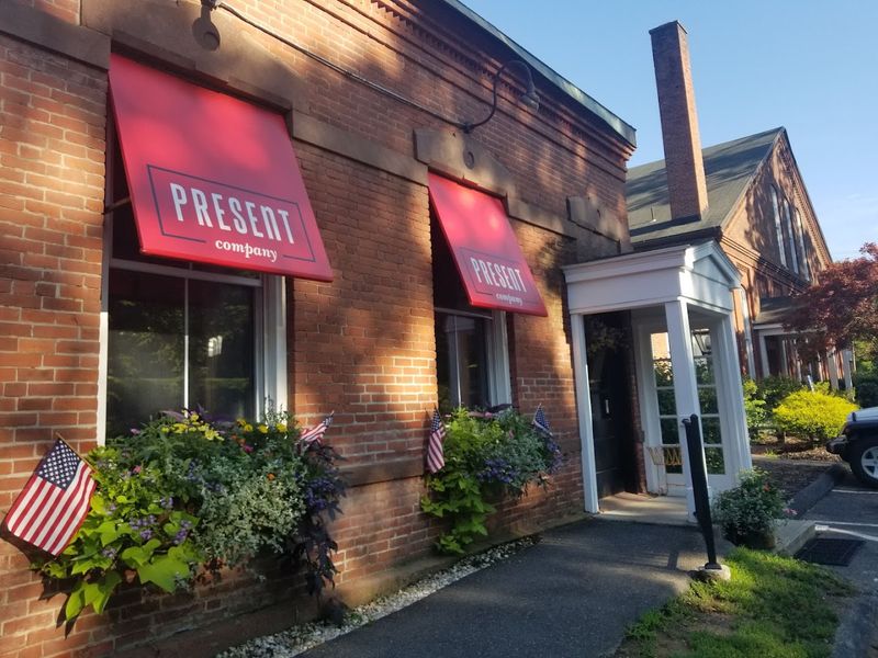 11 Connecticut Restaurants That Keep Winning Over Nutmeggers Who Love Great Food - Decor Hint Present Company, Tariffville