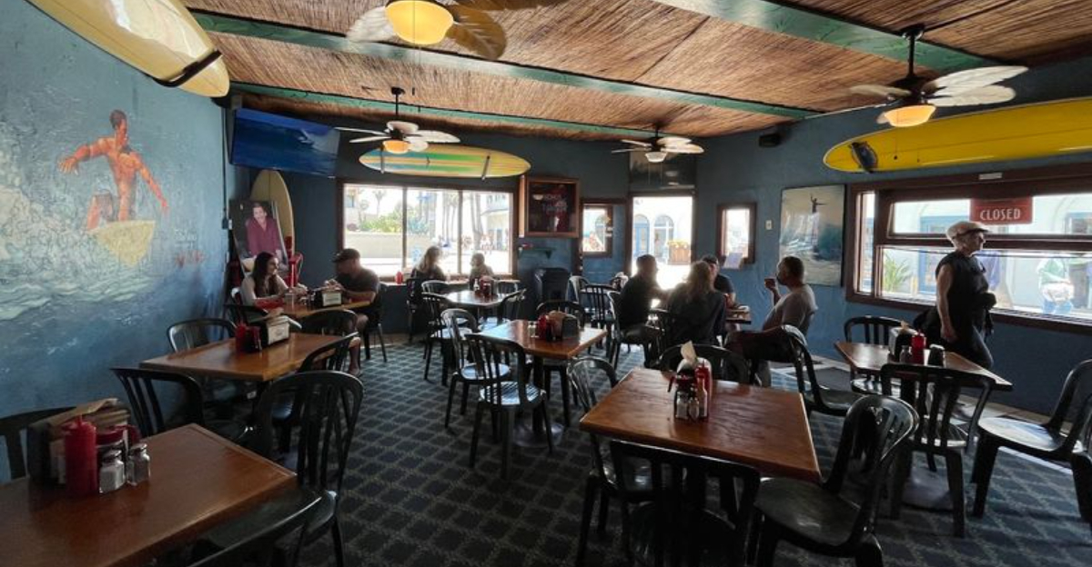 11 Unassuming California Diners Serving Meals Far Better Than Youd Ever - Decor Hint