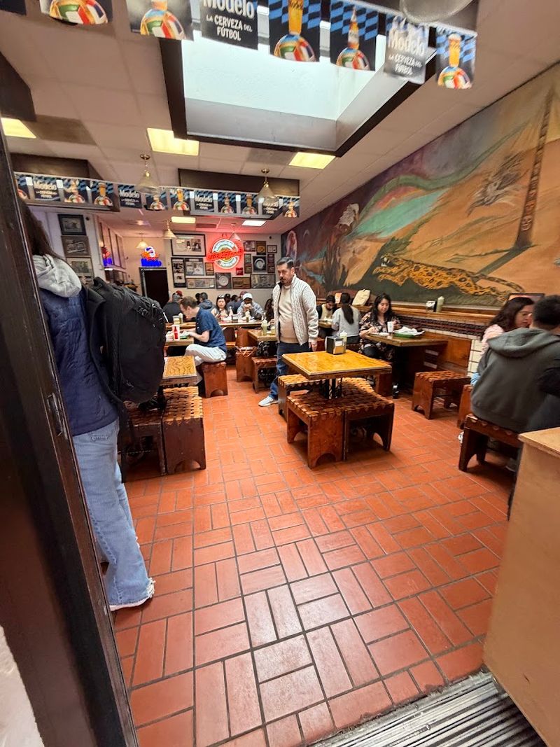 12 Beloved California Restaurants Locals Trust Without The Tourist Trap Routine - Decor Hint La Taqueria, San Francisco