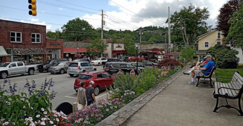12 North Carolina Mountain Towns That Stay Cooler Than The Rest Of The State