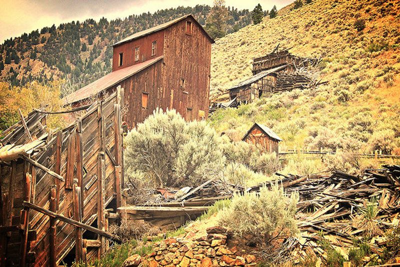 8 Historic Ruins in Idaho That Deserve A Spot On Your Bucket List - Decor Hint Bayhorse Ghost Town