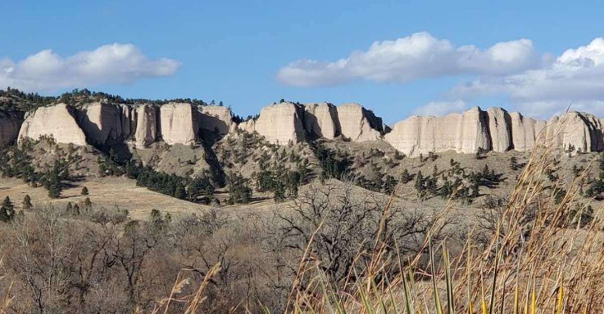 9 Nebraska Panhandle Rockhounding Spots Where Colorful Stones Hide In Plain Sight - Decor Hint