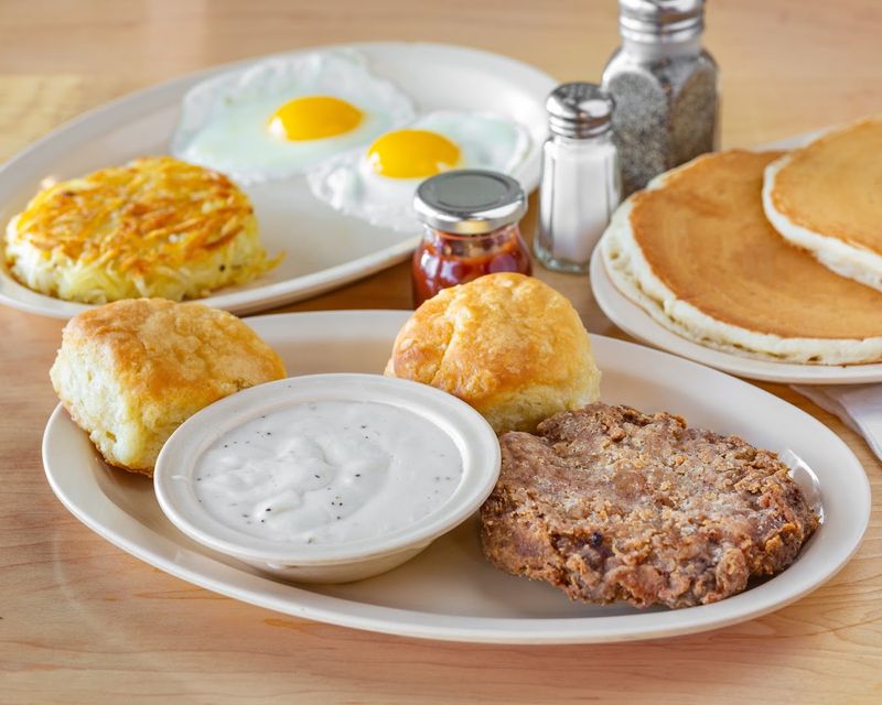 9 Tennessee Mom-And-Pop Diners Worth Pulling Over For - Decor Hint The Cupboard Restaurant, Memphis