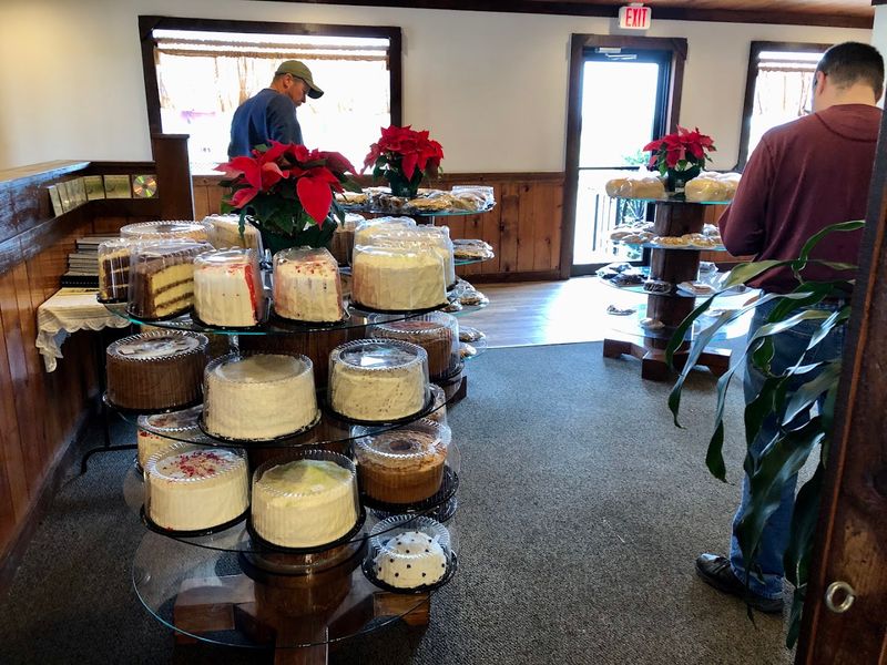 This Georgia Country Store Is Packed With Bulk Deals And Homemade Goods - Decor Hint The Country Store Packed With Jams, Candies, And Local Finds
