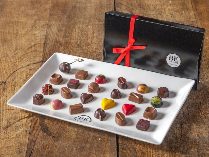You Can Make Your Own Chocolate Creations At This Unique Connecticut Studio - Decor Hint Small-Batch Pralines Begin With Fine Callebaut Chocolate