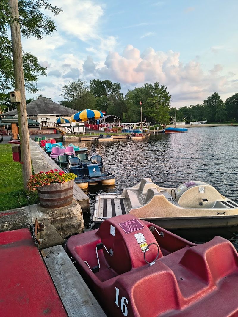 The Connecticut Amusement Park Where You Can Enter For Free And Pay Only For The Rides You Want To Enjoy - Decor Hint Best During Warm Weather
