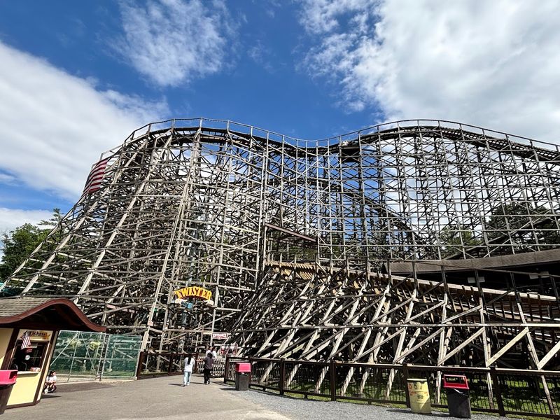 This 100 Years Old Pennsylvania Amusement Park Still Has No Entry Fee - Decor Hint Wooden Coasters Worth Every Scream