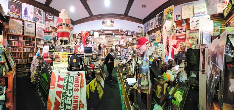 This Huge Alabama Bookstore Makes It Hard To Leave Without Stacks Of Books - Decor Hint The Scent Of Old Paper And Pure Nostalgia
