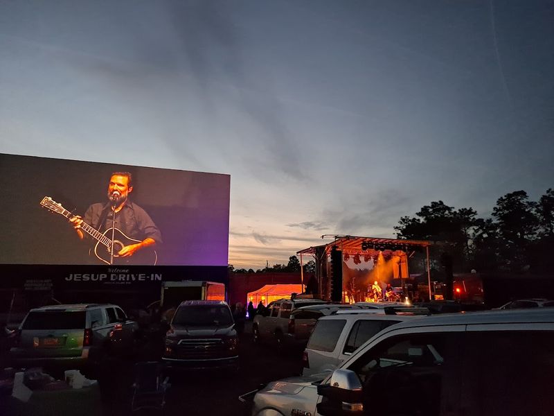 This Classic Georgia Drive-In Movie Theater Is Worth The Trip With A Bucket Of Popcorn - Decor Hint Award-Winning And Community-Beloved For Good Reason