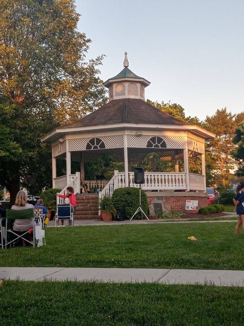 The Connecticut Beach Town Where Neighbors Still Wave And Life Feels Simpler - Decor Hint Why Life Feels Easier Here