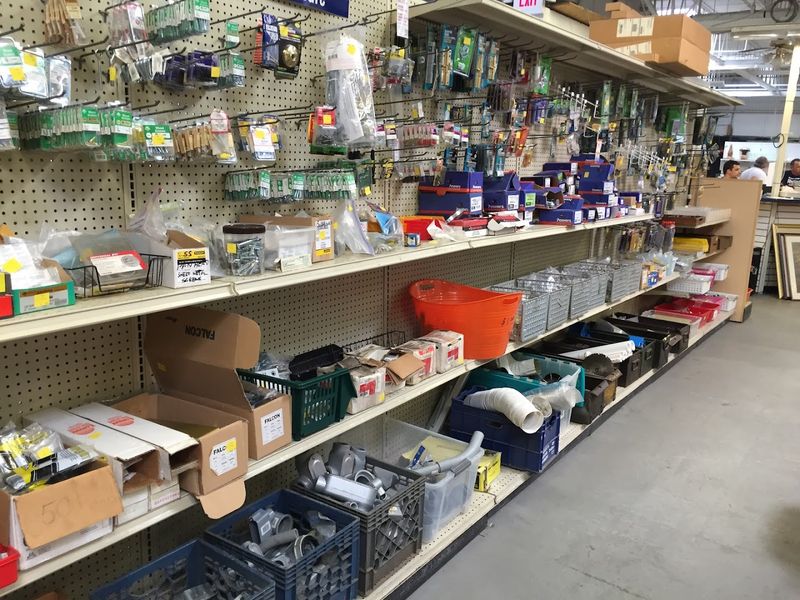 People Drive From Across Connecticut To Shop At This Massive Thrift Store - Decor Hint Why This ReStore Is Worth The Drive
