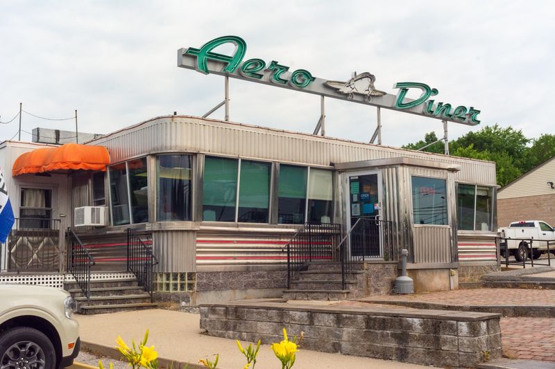 A Restored 1950s Diner Brings Roadside Nostalgia Back To Life