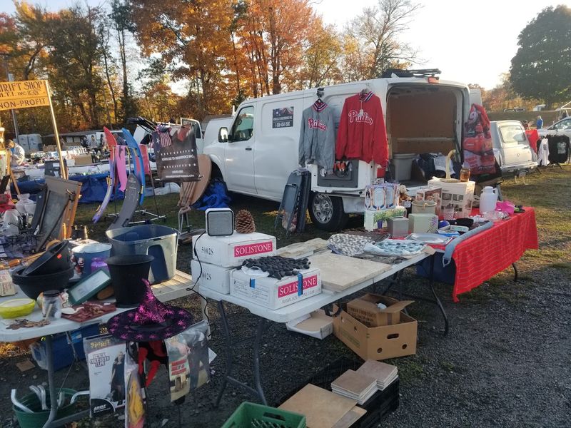This Pennsylvania Flea Market Has Great Bargains That Require Extra Space In Your Car - Decor Hint The Outdoor Setting Is Hard To Beat