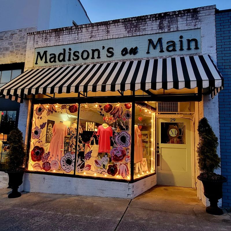 This Tiny Georgia Town Feels Like A Weekend Escape With Surprisingly Big Culinary Charm - Decor Hint Flavors From Local Fields