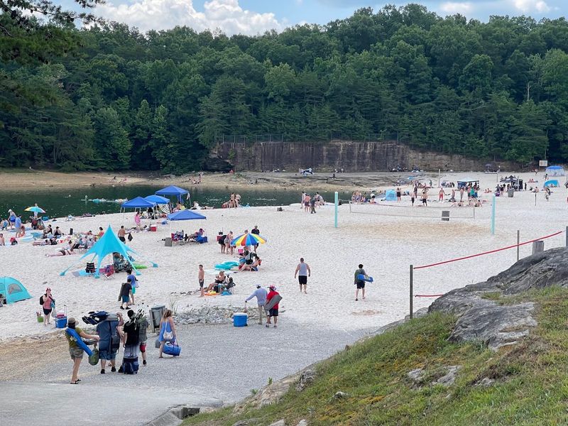 This Kentucky Lake Beach Has Soft Sand And Water So Clear It Feels Like The Caribbean - Decor Hint Getting There Without Getting Lost