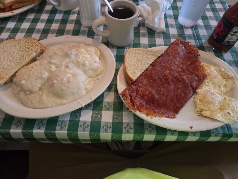 This Cozy Nebraska Cafe Serves Biscuits And Gravy That Keep Locals Coming Back - Decor Hint Biscuits Smothered In Country Sausage Gravy