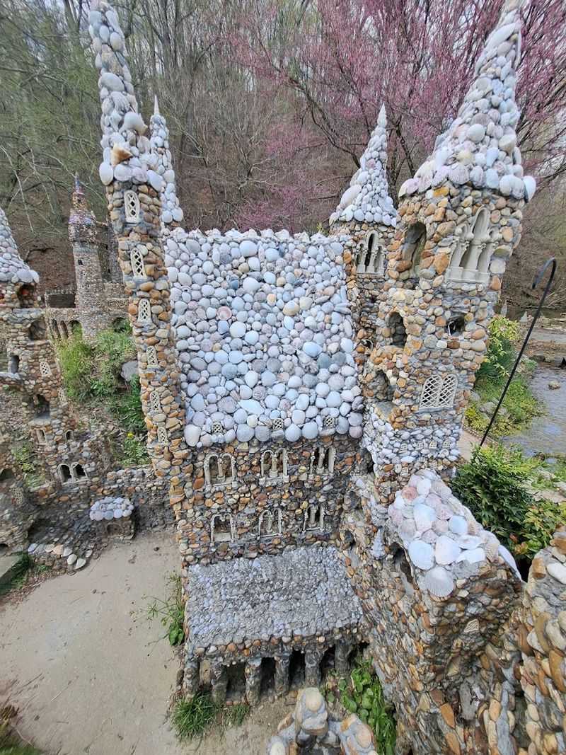 This Enchanting Roadside Attraction In Georgia Looks Like A Fairytale Come To Life - Decor Hint The Annual Candlelight Ceremony That Transforms Everything