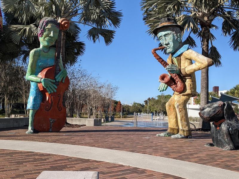 This Underrated 11-Acre Florida Park Is Filled With Massive Whimsical Sculptures - Decor Hint Gateway Sculptures That Stop You Cold