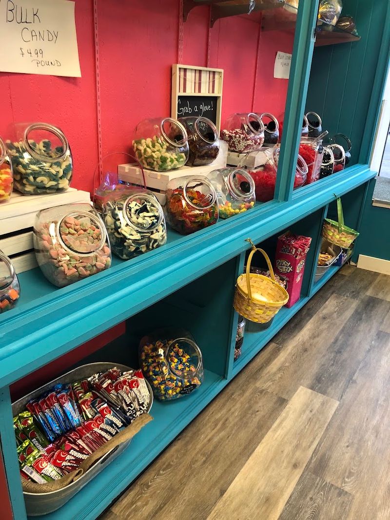 Inside A Connecticut Candy Shop Where Old-Fashioned Fudge Is Still Made The Classic Way - Decor Hint Retro Candies And Bulk Sweets Sold By The Pound
