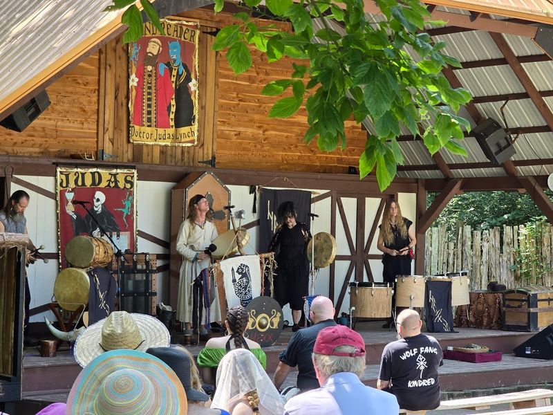 This Kentucky Festival Transports You Straight To A Medieval Village Every Single Weekend - Decor Hint Why This Festival Keeps People Coming Back Season After Season