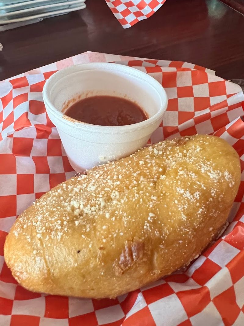 The Banana Splits At A West Virginia Diner Exceptionally Irresistible - Decor Hint Pepperoni Rolls And Local Flavor