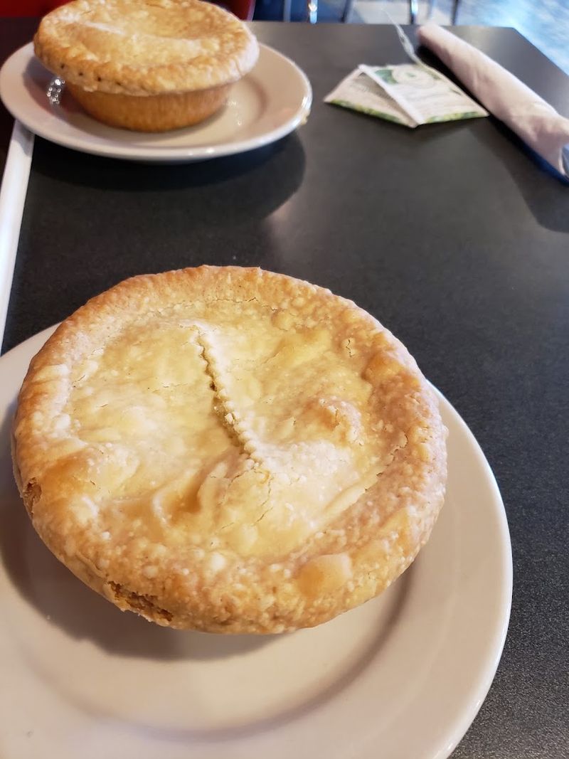Indiana's No-Fuss Pie Shop Serves Some Of The Sweetest Slices You'll Ever Eat - Decor Hint Daily Specials Worth Planning Around