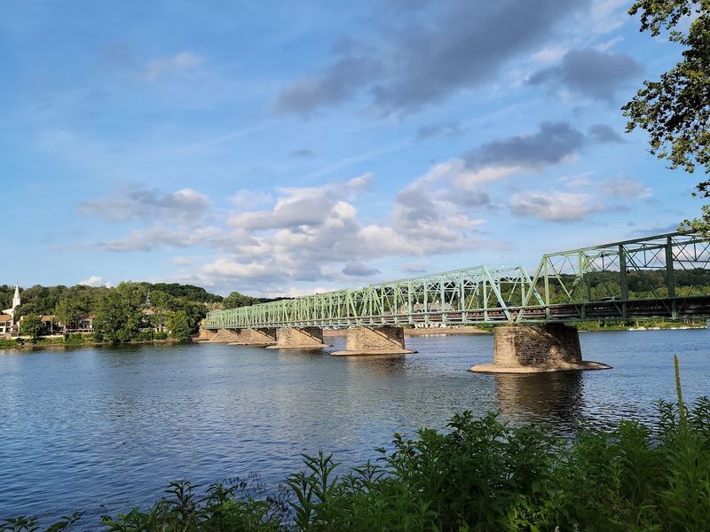 Retirees Are Moving To This Charming Small Town In Pennsylvania And It's Easy To See Why - Decor Hint Riverside Recreation Along The Delaware