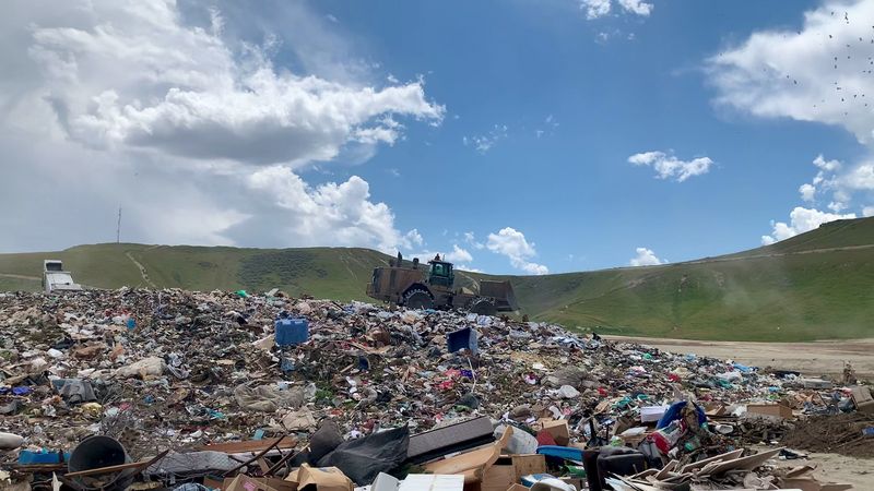 This Massive Idaho Landfill Sits On A Butte With Views That Feel Way Too Good For A Dump - Decor Hint Pickles Butte Gives The Landfill Its Weirdest Flex